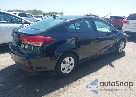 2017 Kia Forte Lx z USA, uszkodzony, nr VIN 3KPFK4A74HE159940